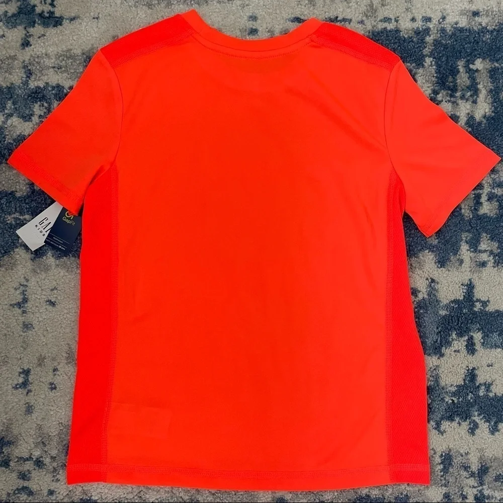 Gap Kids Boys Dry Wicking Tee Size S